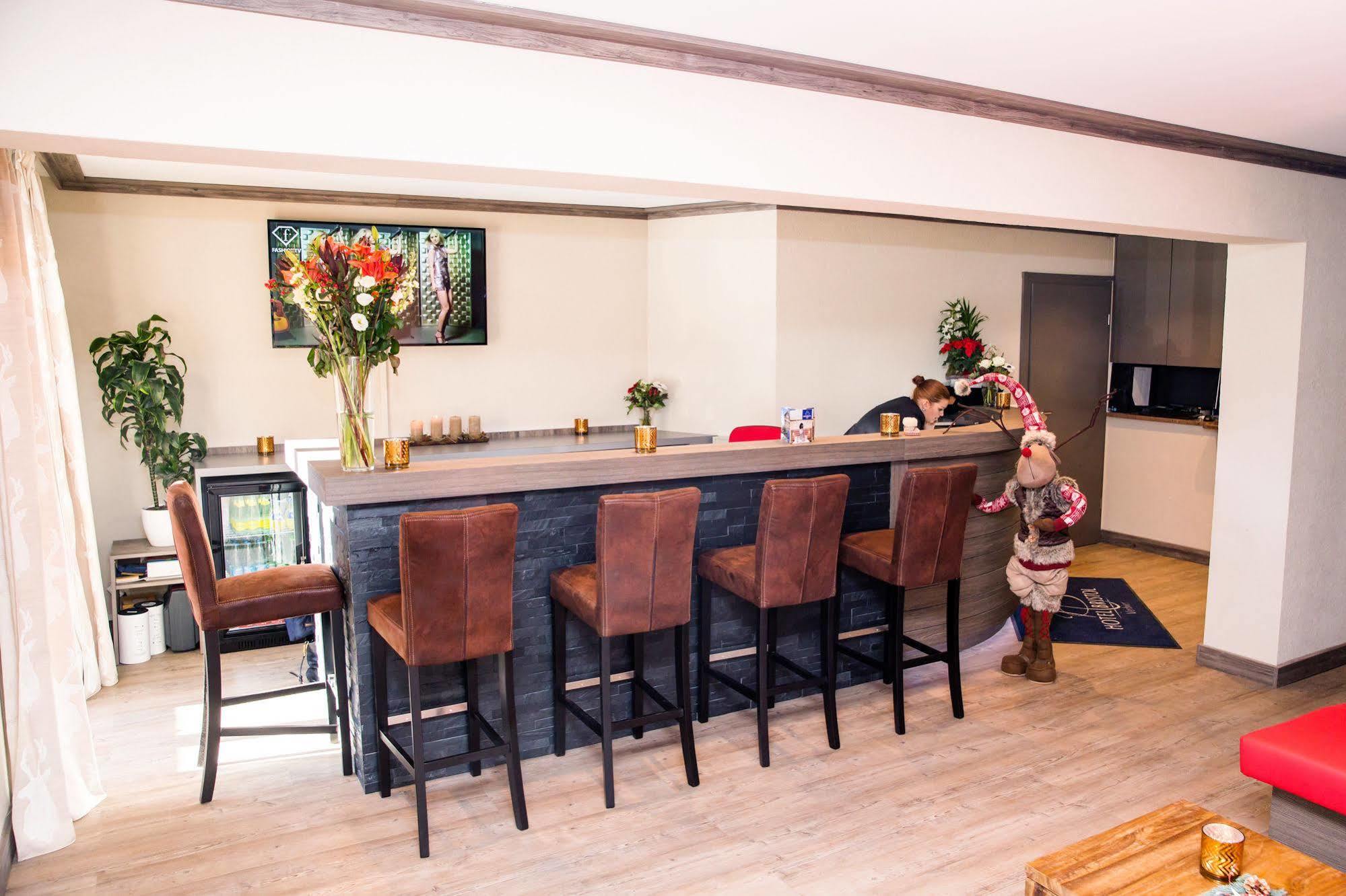 Hotel Bristol Вербиер Екстериор снимка